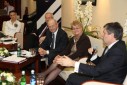 Na pierwszym planie: Henryk Orfinger, Henryka Bochniarz, minister Janusz Piechociński, Warszawa, 25 kwietnia 2013 r. 